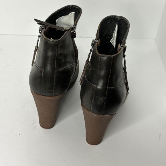 UGG Brown‎ Meredith Wedge Leather Boots - Picture 1 of 5